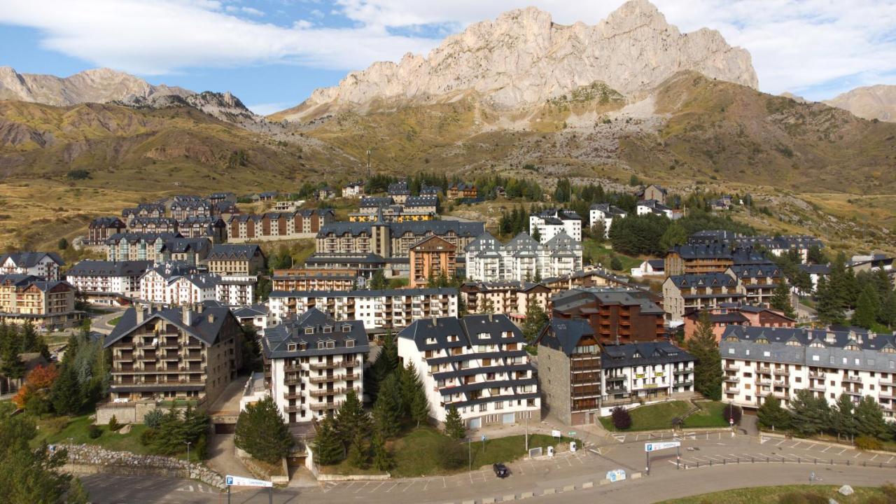 Apartamentos Formigal Exteriör bild